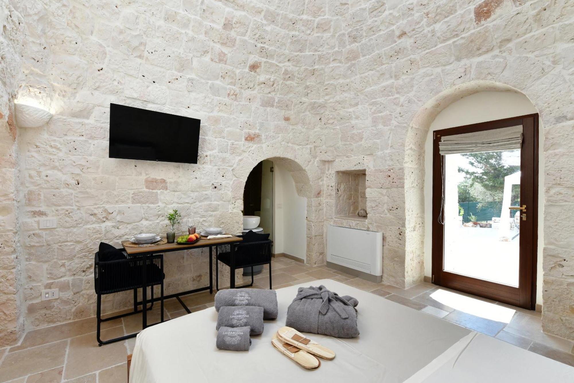 Lamarossa Trulli & Suites Monopoli Exterior foto